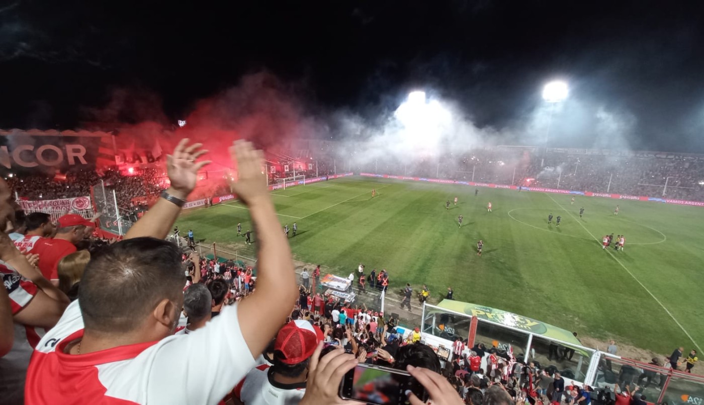 Instituto lo soñó, lo logró y ya es de primera | Deportes