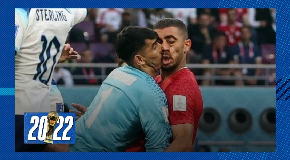 El arquero iraní fue retirado en camilla tras un duro golpe con un compañero | Deportes