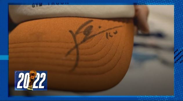 Un argentino cambia una gorra firmada por Messi por una entrada para el partido contra México | Deportes