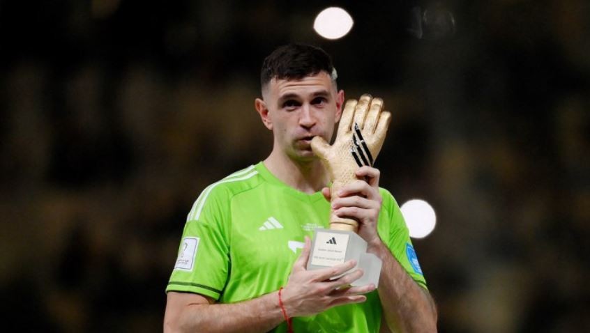 Dibu Martínez, finalista del premio The Best al mejor arquero | Deportes