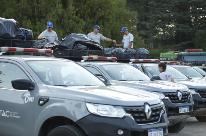 Efectivos y móviles del ETAC, rumbo a Chile | Córdoba