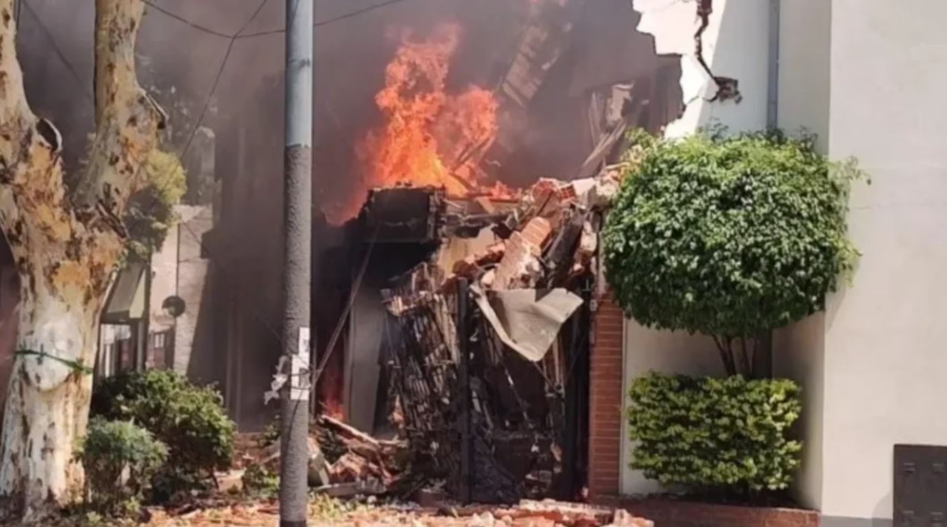 Explosión y derrumbe en Villa Devoto: un muerto y un herido grave por una fuga de gas | Actualidad