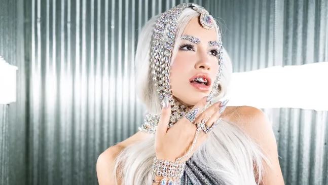 Lali estrenó "Cómprame un Brishito" antes de su show en el estadio de Vélez Sarsfield | Espectáculos