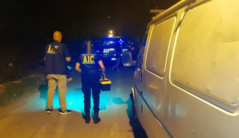 Rosario: tres presos atacaron a un policía que les fue a dar agua y escaparon de una comisaría | Actualidad