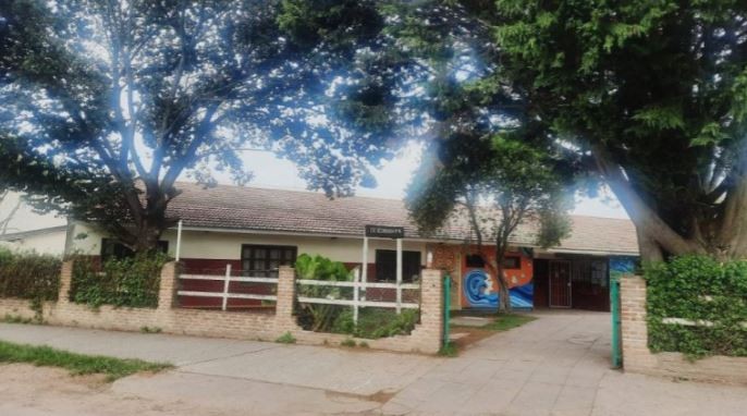 Un adolescente fue armado a una escuela a buscar a otro chico tras pelearse por Instagram | Actualidad