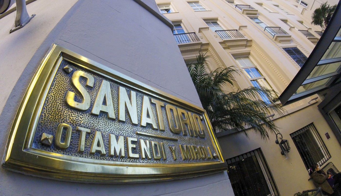 Alberto Fernández fue intervenido con un "bloqueo radicular" en el Sanatorio Otamendi | Política y economía