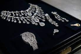 Bolsonaro devuelve a Brasil joyas regaladas por Arabia Saudita que había ingresado de contrabando | Internacionales