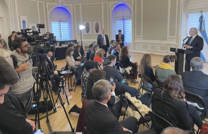 Alberto Fernández respondió a un legislador aliado de Trump que exige investigar a Cristina Kirchner: "Es un delirante político" | Política y economía