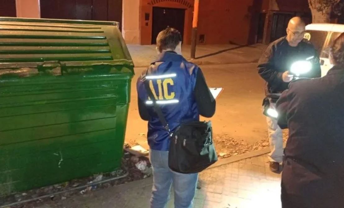 Violencia en Rosario: juntaba cartones en la calle, discutió con dos hombres y murió de una puñalada | Actualidad
