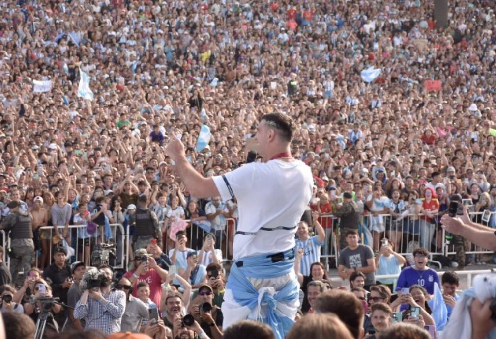 Dibu Martínez dijo cuál es el mejor estadio del mundo y la hinchada que más se la banca | Deportes