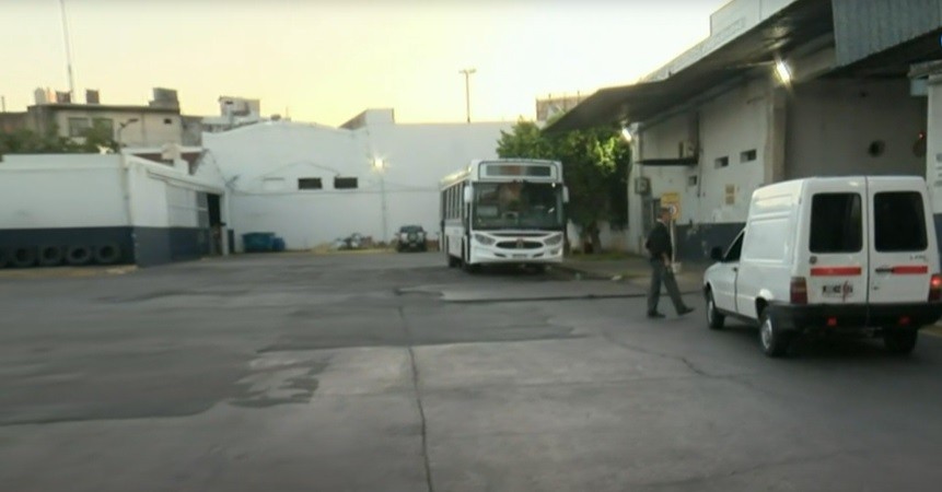 "Si tocan a uno, tocan a todos": paro en seis líneas de colectivos por el arresto de choferes | Actualidad