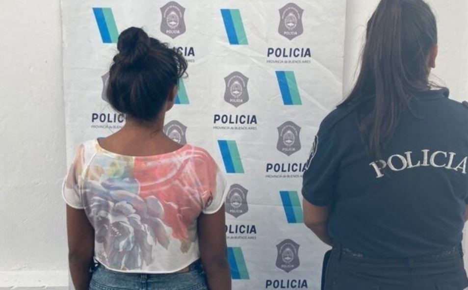 Detienen a una joven acusada de golpear con un ladrillo a su hija de 7 años en La Plata | Actualidad
