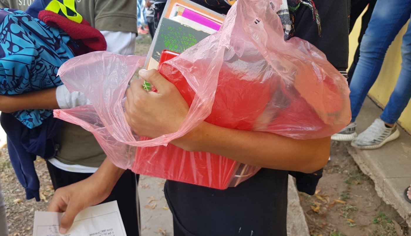 Piden que los alumnos traigan los útiles en bolsas transparentes para detectar armas | Córdoba