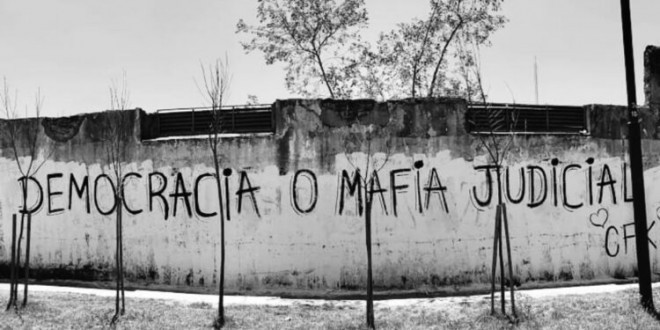 Se realiza la marcha hacia Tribunales bajo el lema "democracia o mafia judicial" | Actualidad