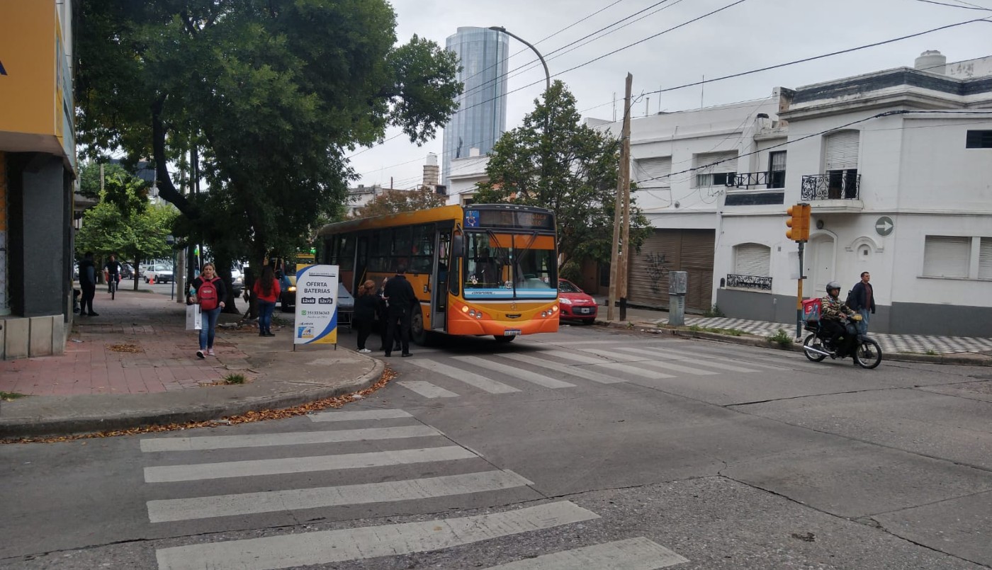 Ocho mujeres heridas tras el choque de dos colectivos en Córdoba | Córdoba