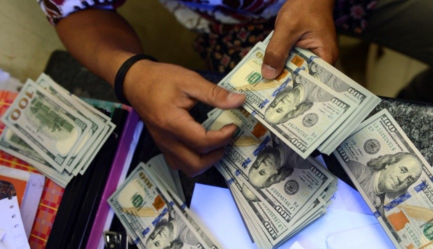 Nuevo récord del dólar blue: sube $ 12 en dos días | Política y economía