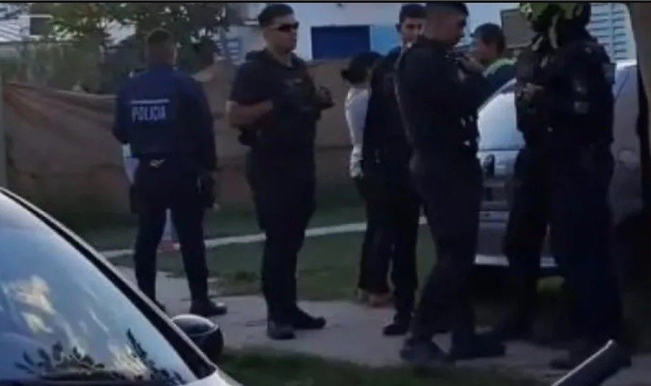 Entró a robar a una casa con una llave cruz: vecinos lo detuvieron y lo mataron a golpes con esa herramienta | Actualidad