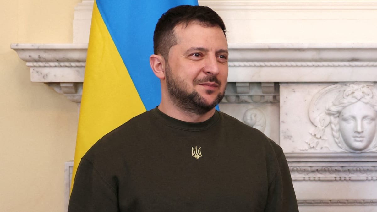 Multan a una ciudadana rusa por considerar a Zelenski "apuesto y gracioso" | Internacionales