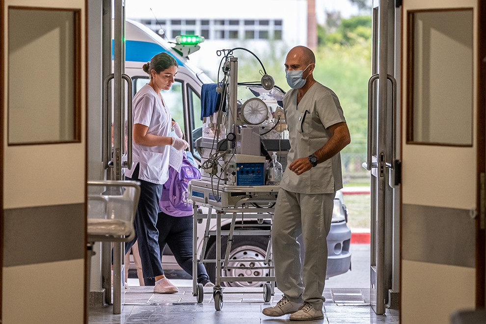 Culminó con éxito la primera jornada de traslado de pacientes a la nueva maternidad provincial | Córdoba