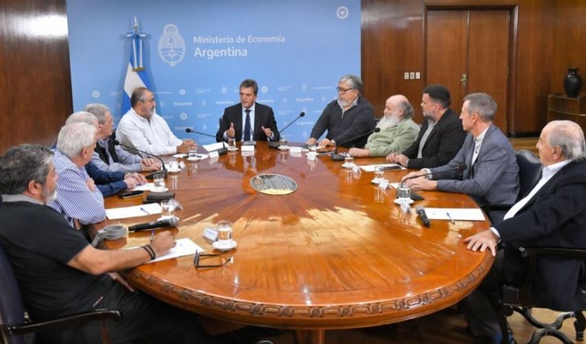 Massa convocará a un acuerdo de precios y salarios por 90 días para estabilizar la economía | Política y economía