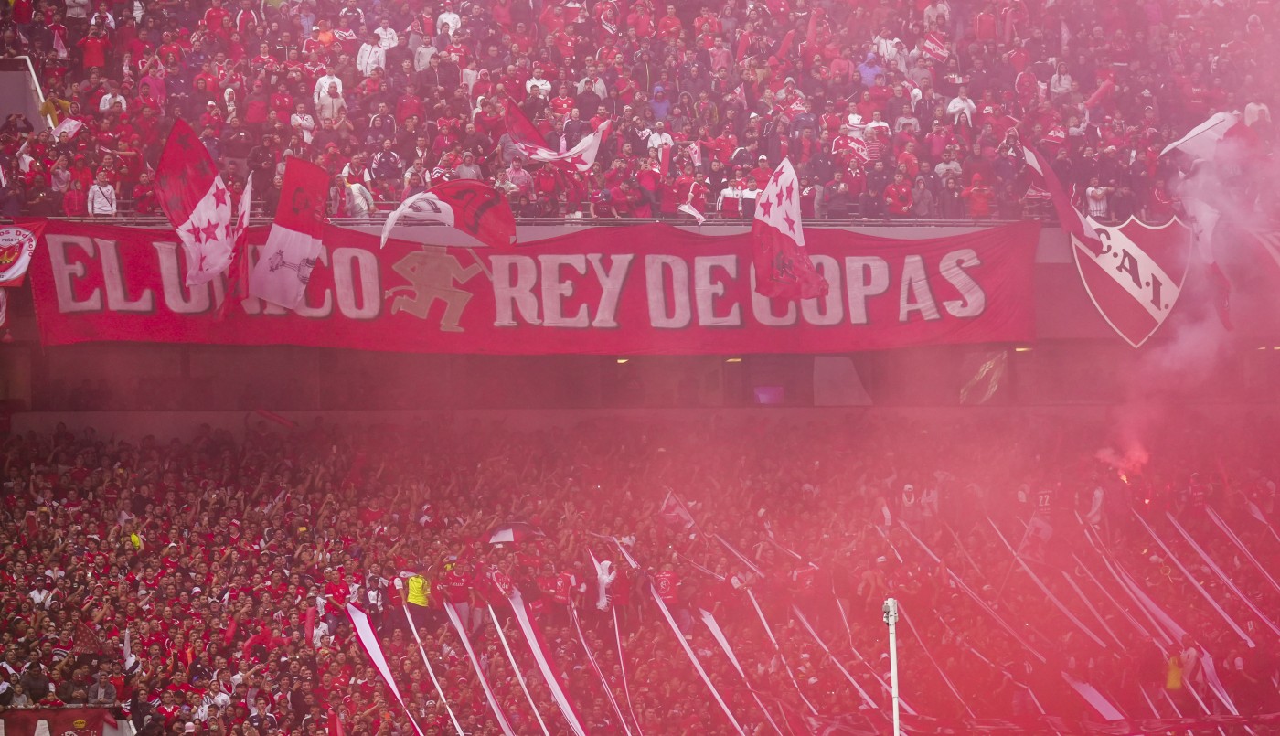 Donó dinero para Independiente y lo escracharon por no pagar la manutención | Actualidad