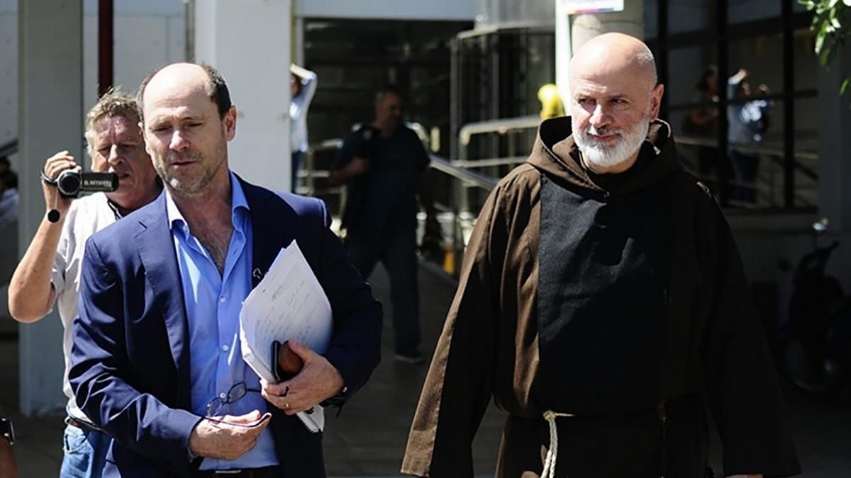 Comienza el juicio contra un cura por abusos a un joven de 19 años en una congregación | Actualidad