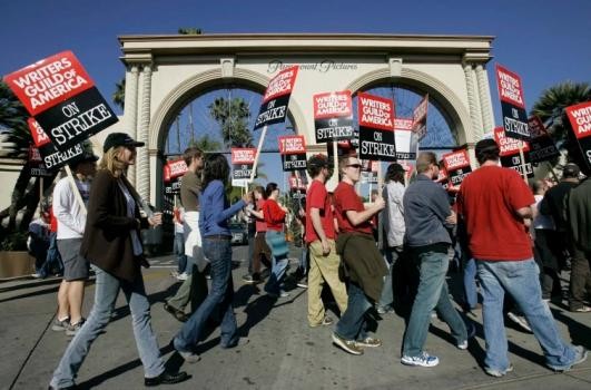 El Sindicato de Guionistas de Hollywood realizará la primera huelga en 15 años | Espectáculos