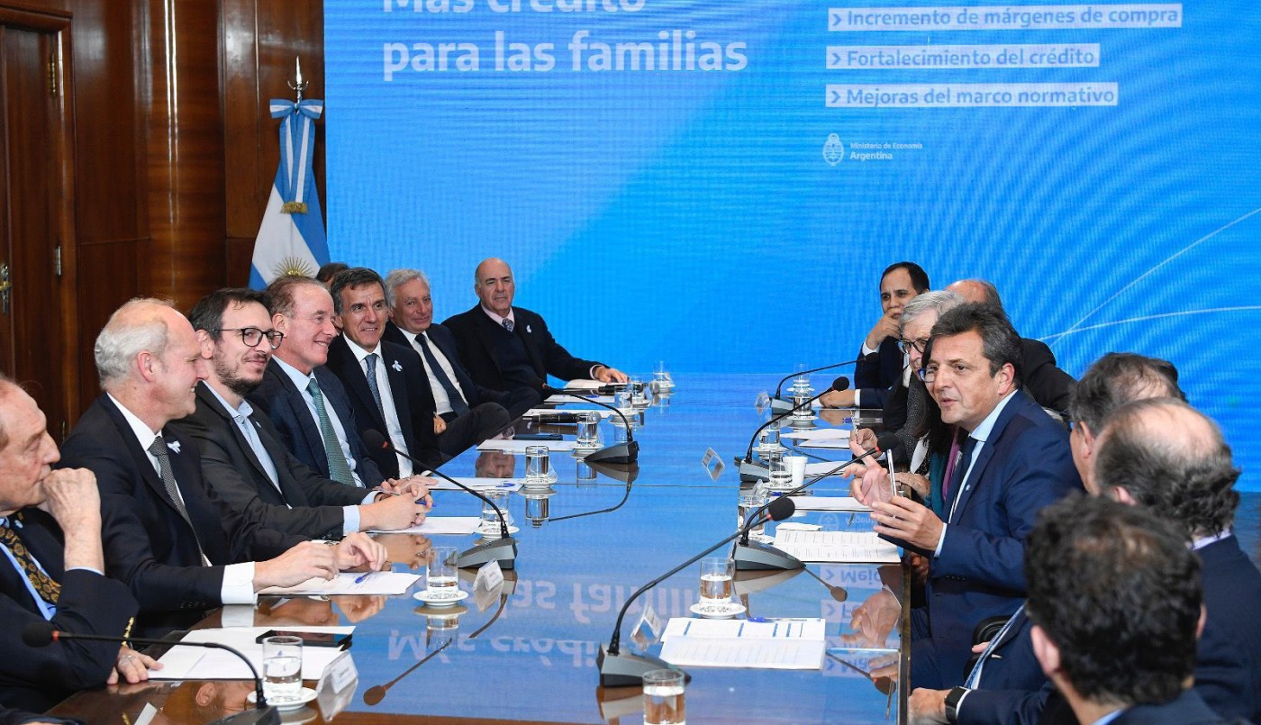 Massa anunció la suba del límite de compra con tarjetas de crédito para impulsar el consumo | Política y economía