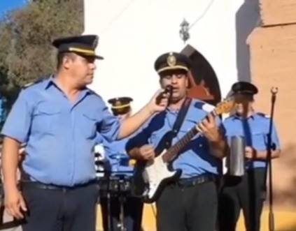 Policía ATR: la banda policial cantó un hitazo de La Konga | Actualidad