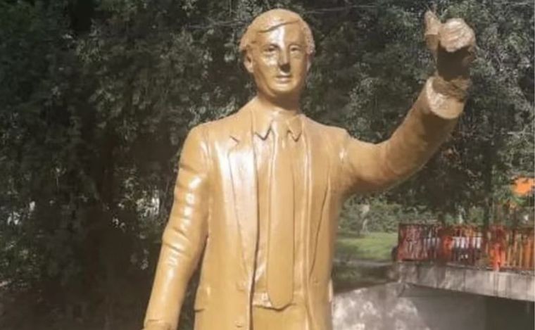 Anisacate: la intendenta electa reemplazará una estatua de Kirchner por Favaloro | Córdoba