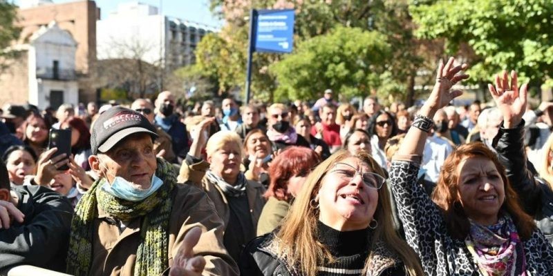 El cuarteto le pone calor y fiesta al centro con reconocidas bandas | Córdoba