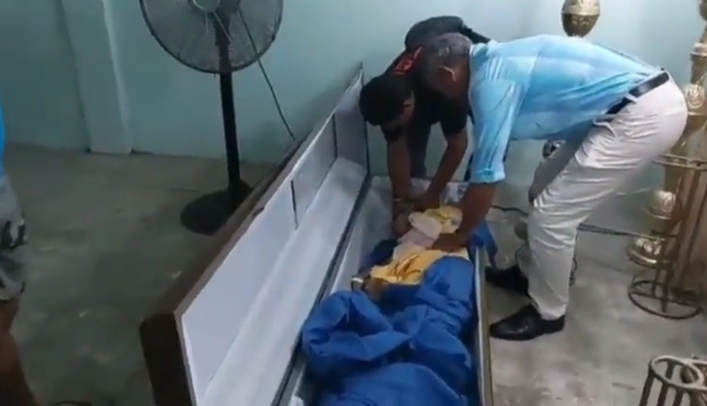 Video sorprendente: estaba muerta y "revivió" dentro de su ataúd en medio de su velorio | Internacionales