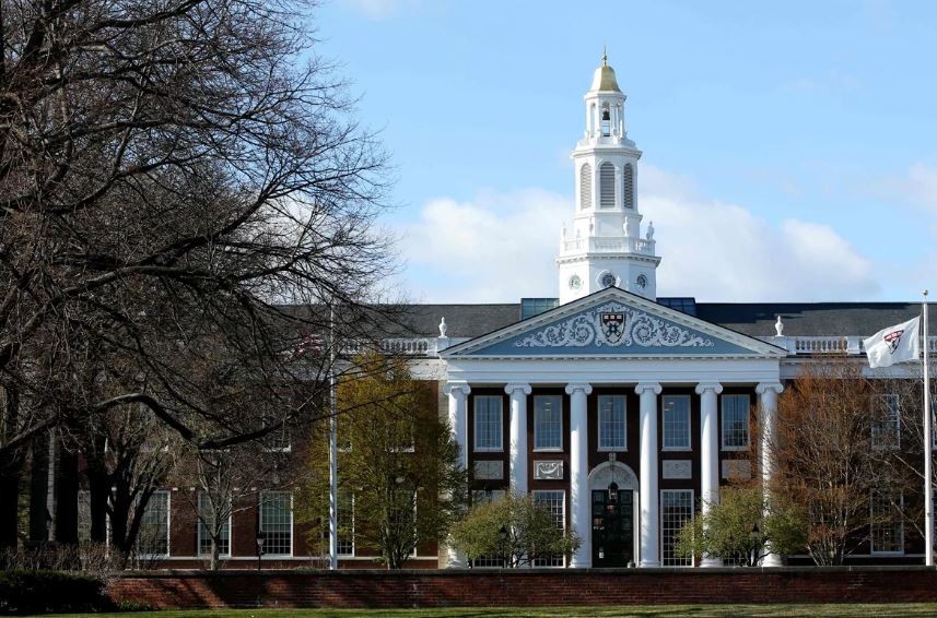 Escándalo en Harvard: acusan al jefe de la morgue de la universidad de traficar restos humanos | Internacionales