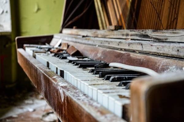 Creer o reventar: filmó a un fantasma tocando el piano y revolucionó las redes | Internacionales