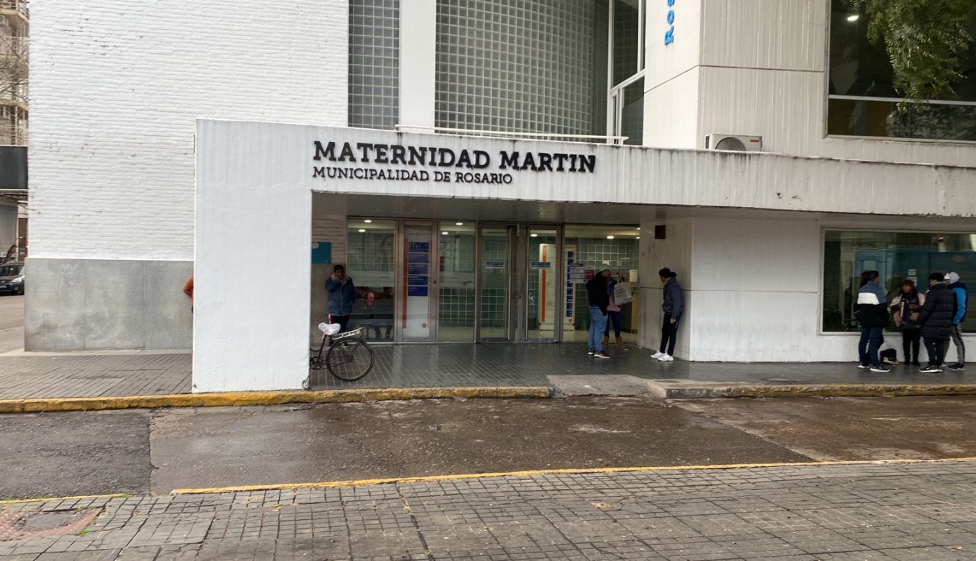 Horror en Rosario: dio a luz a su bebé en un baño y le asestó 10 puñaladas | Actualidad