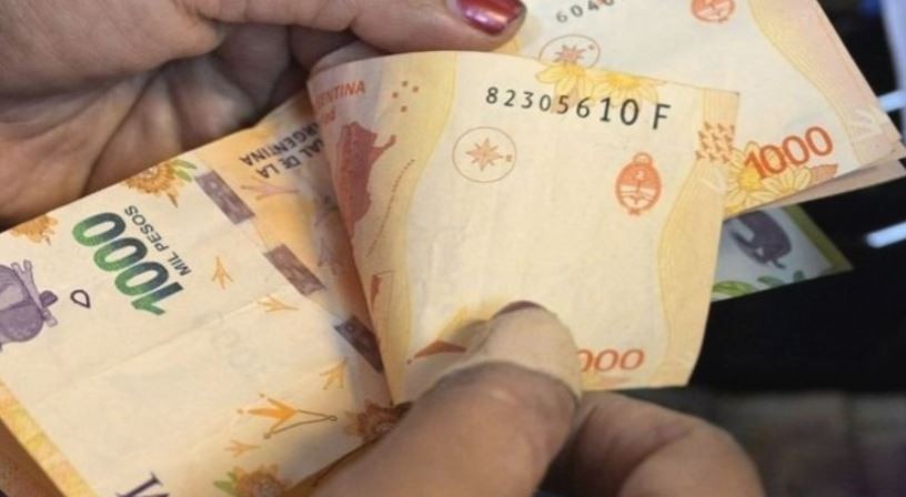 El salario mínimo pasará a ser de $105.500 en julio y llegará a $118.000 en septiembre | Política y economía