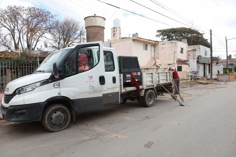 Familias de barrio Santa Isabel III fueron evacuadas por la rotura de un caño | Córdoba