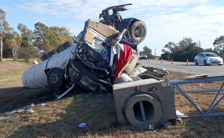 Accidente fatal: un camionero perdió la vida en la Autopista Córdoba-Rosario | Actualidad