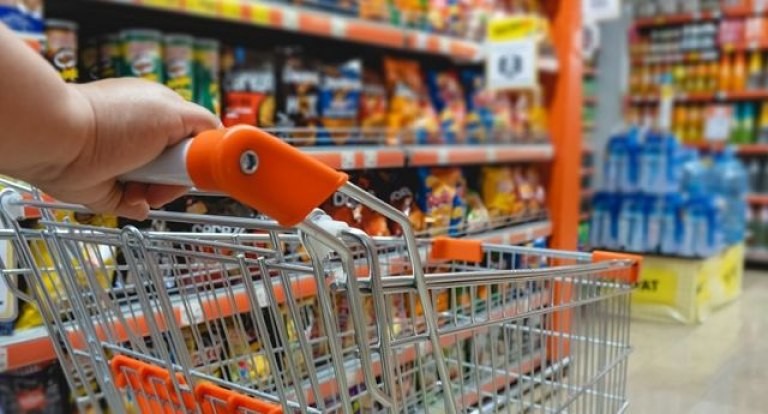 Se mantiene el consumo en supermercados y mayoristas pero muestra signos de agotamiento | Política y economía