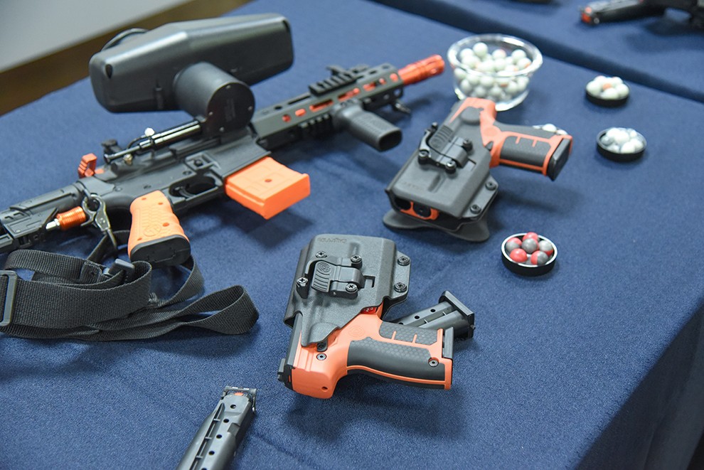 La Policía de Córdoba comenzó la capacitación en el uso de armas no letales | Córdoba