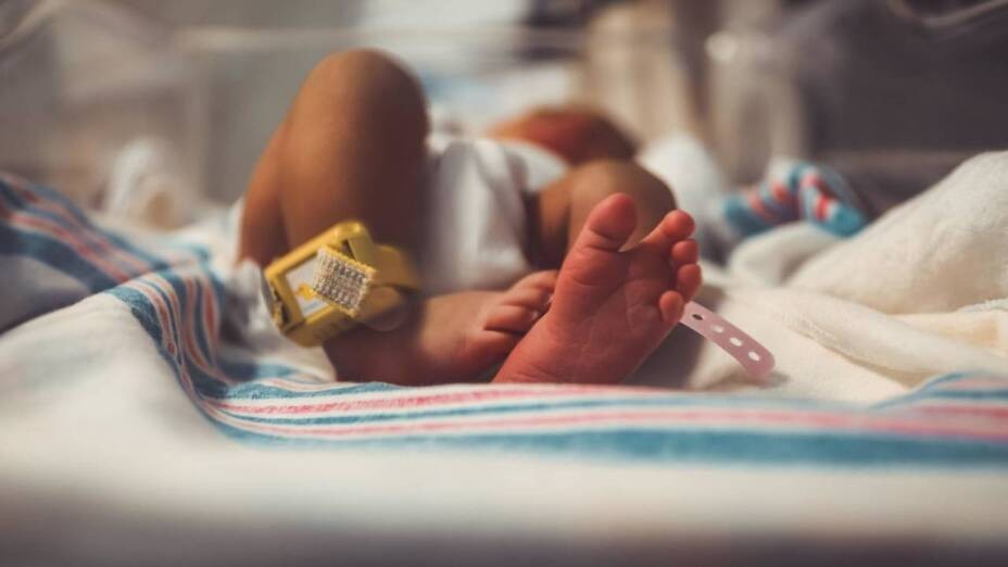 Insólito: una pareja vendió a su bebé para comprarse el iPhone 14 | Internacionales