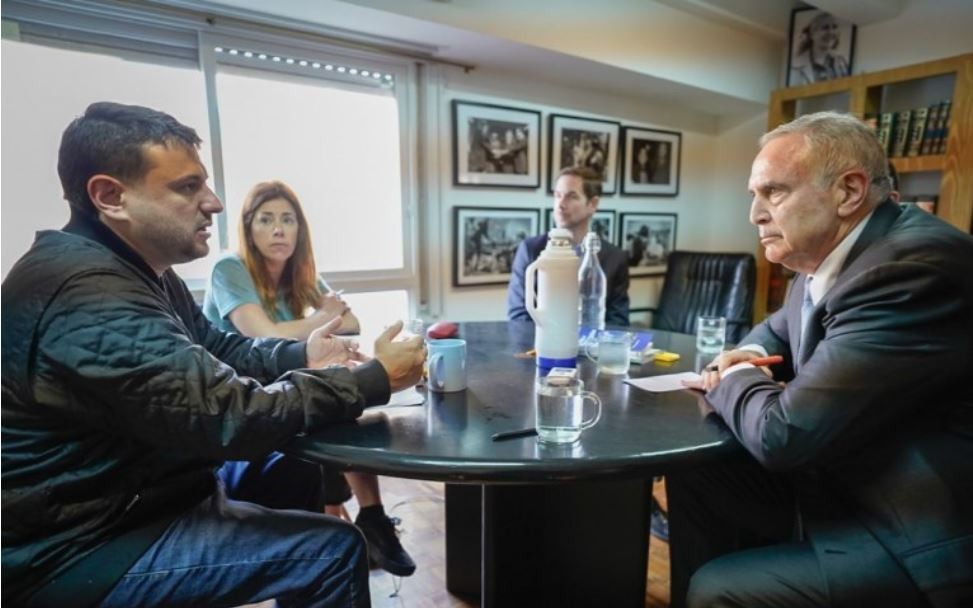 Grabois recibió al embajador de Estados Unidos, tras negarse a ir a la sede diplomática norteamericana | Política y economía