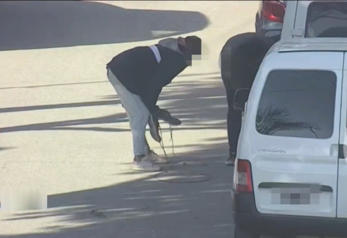 Con las manos en la masa: detuvieron dos roba ruedas en Patricios Oeste | Córdoba