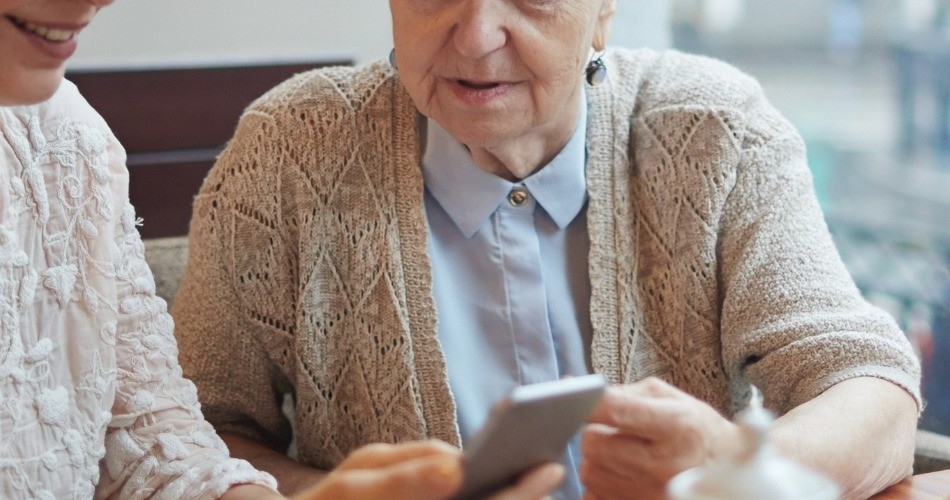 Otorgan la guarda judicial de una adolescente a su “abuela del corazón” | Córdoba