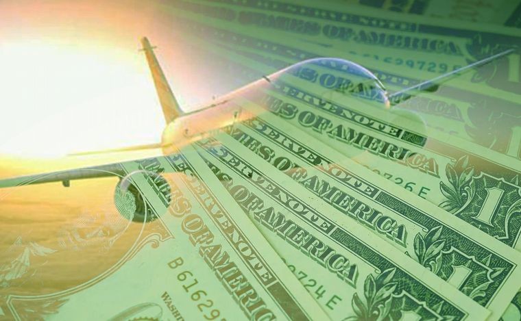 Tras la devaluación, el Gobierno baja el impuesto al dólar usado para turismo | Política y economía