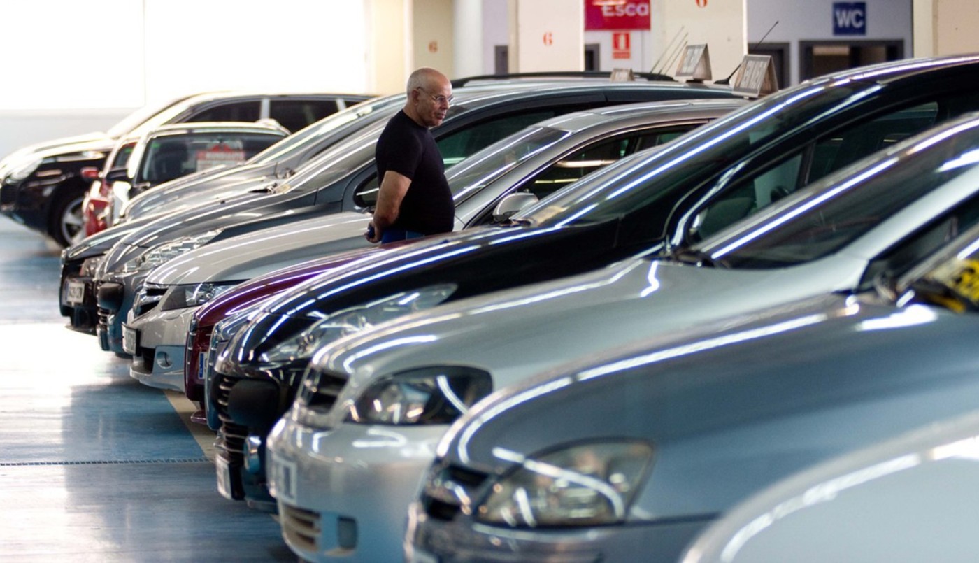 Por el aumento del dólar, se incrementa el valor de los automóviles | Política y economía
