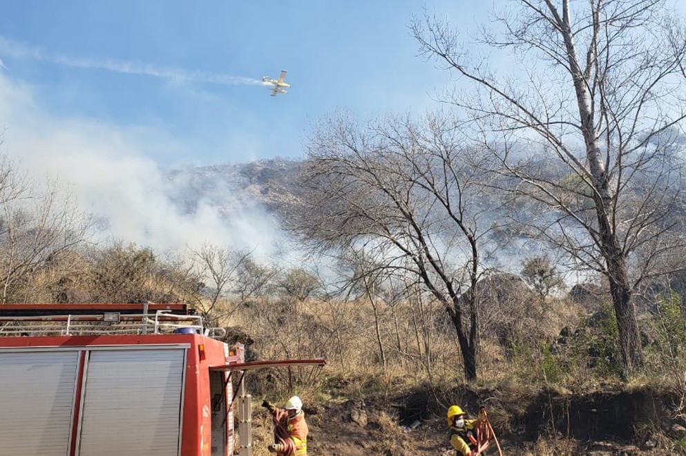 Incendios: se reinició el foco que había sido contenido en Mina Clavero | Córdoba