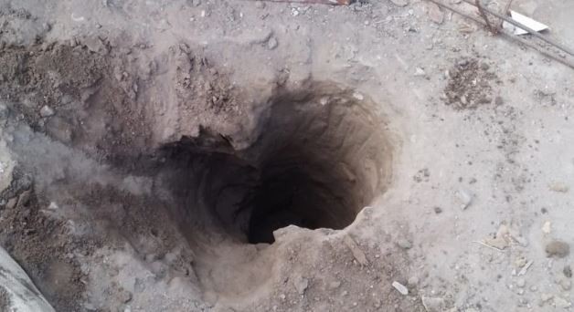 Rescatan sano y salvo a un niño de 3 años que cayó en pozo ciego en una vivienda de Bahía Blanca | Actualidad