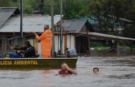 Por lo menos 22 muertos por el paso de un ciclón en el sur de Brasil | Internacionales