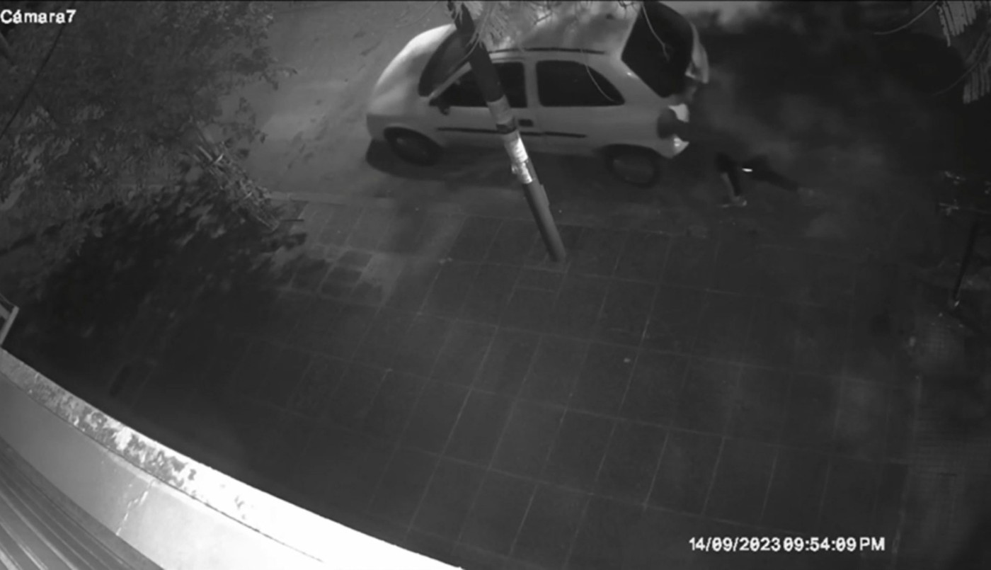 Video: robaron un auto empujándolo en barrio Alto Alberdi | Córdoba